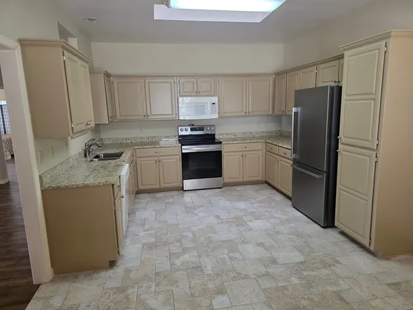 $365,000 | 1012 Edinburgh Drive, Kerrville, TX 78028