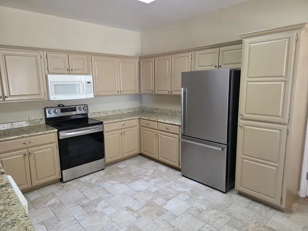 $365,000 | 1012 Edinburgh Drive, Kerrville, TX 78028