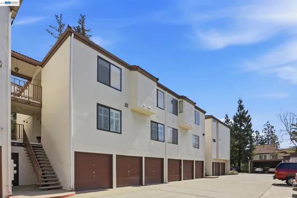 $470,000 | 21109 Gary Drive, Unit 220, Hayward, CA 94546