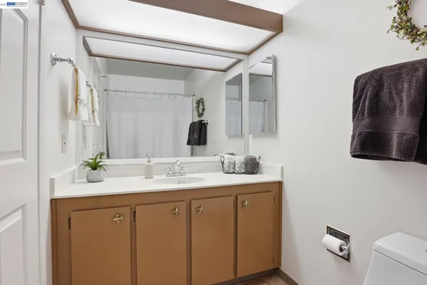 $470,000 | 21109 Gary Drive, Unit 220, Hayward, CA 94546