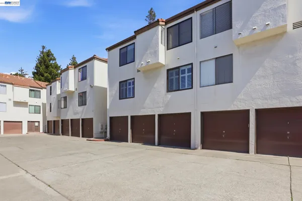 $470,000 | 21109 Gary Drive, Unit 220, Hayward, CA 94546