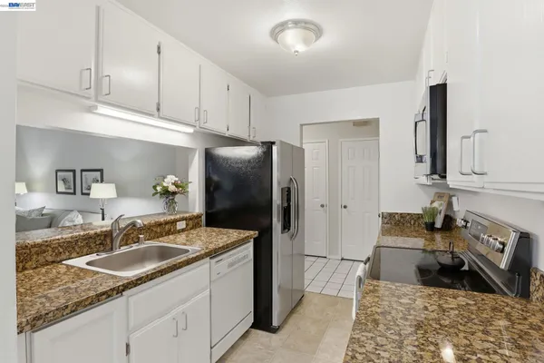 $470,000 | 21109 Gary Drive, Unit 220, Hayward, CA 94546