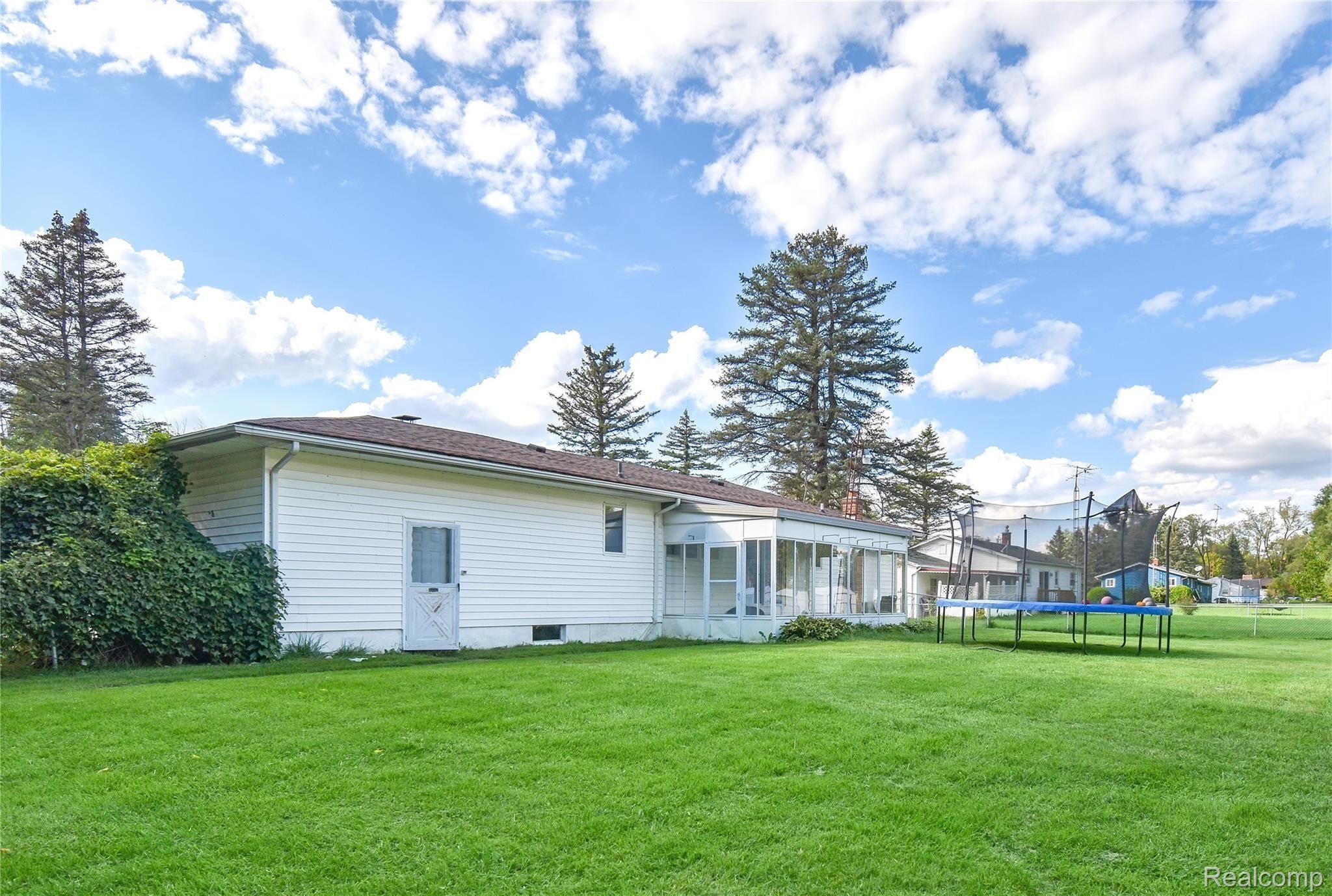 8140 North Vassar Road Mount Morris, MI 48458 - Photo 13 of 13 DSC_0111.jpg