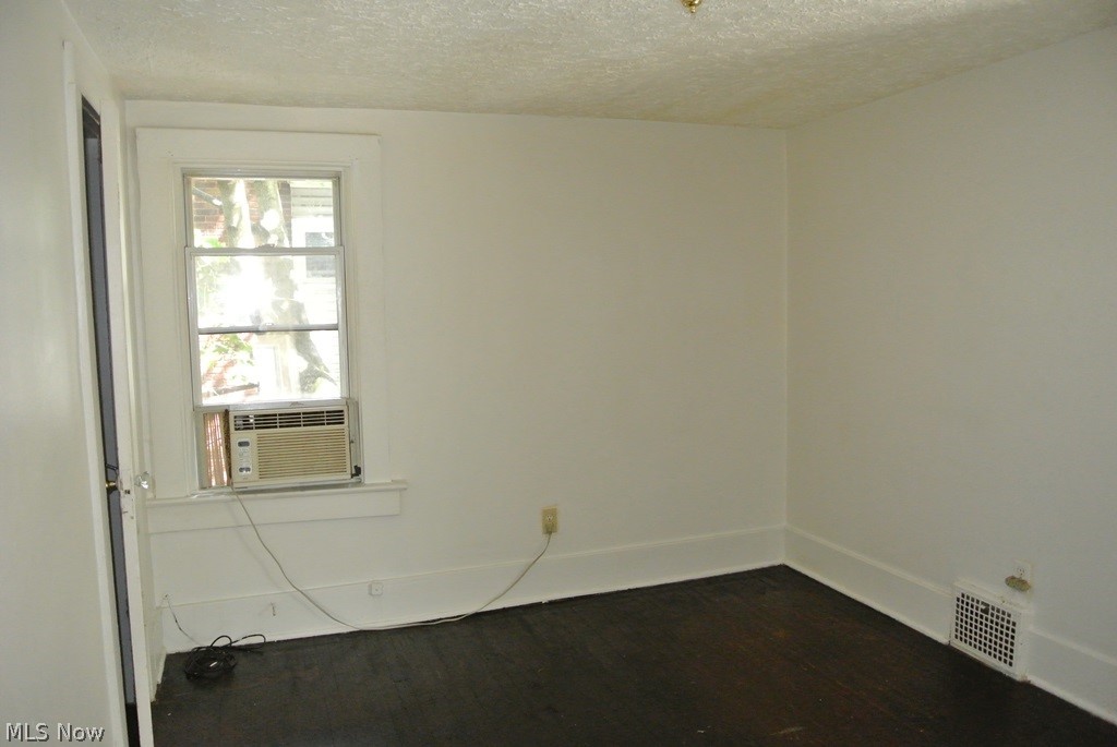 695 Aberdeen Street Akron, OH 44310 - Photo 19 of 25