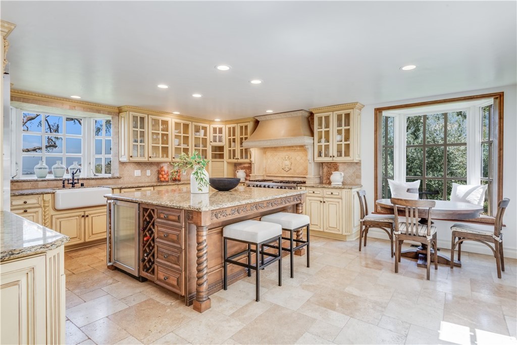 944 Via Rincon Palos Verdes Estates, CA 90274 - Photo 5 of 25