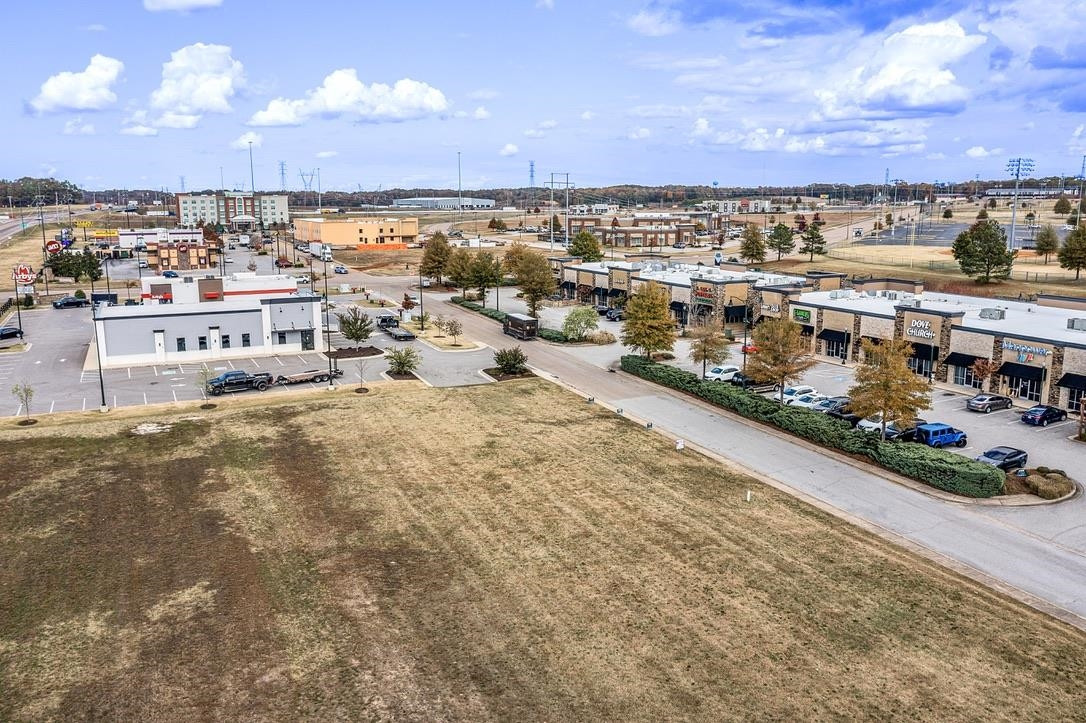 283 Parkstone Place Jackson, TN 38305 - Photo 13 of 16 a view of a city