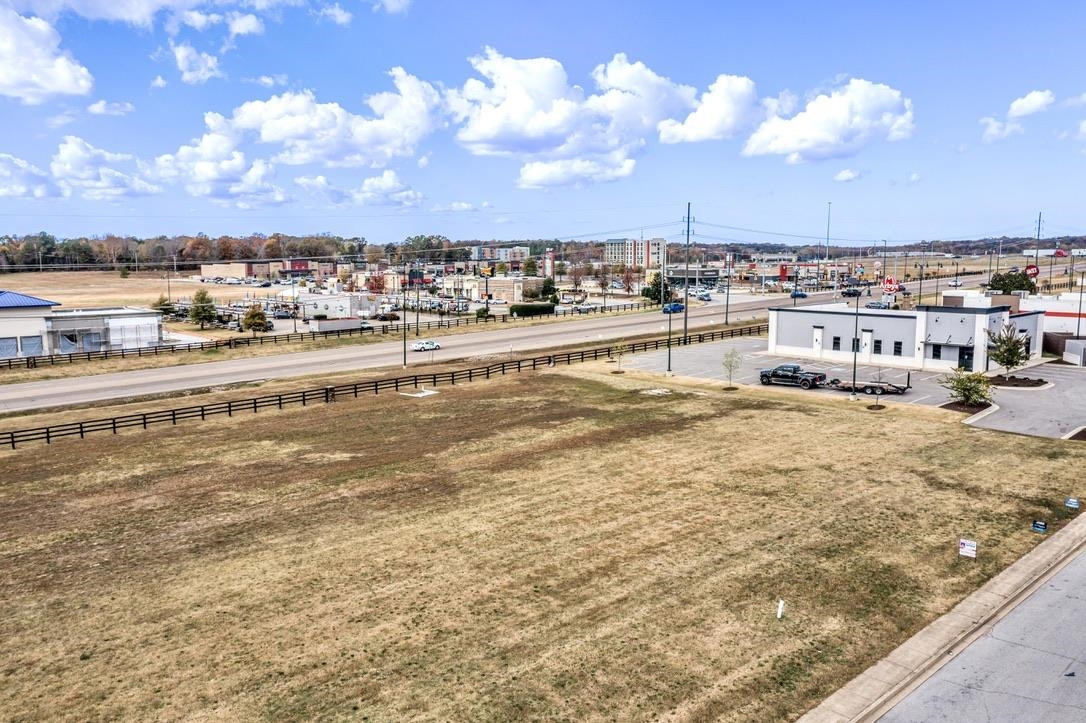 283 Parkstone Place Jackson, TN 38305 - Photo 14 of 16 a view of a city