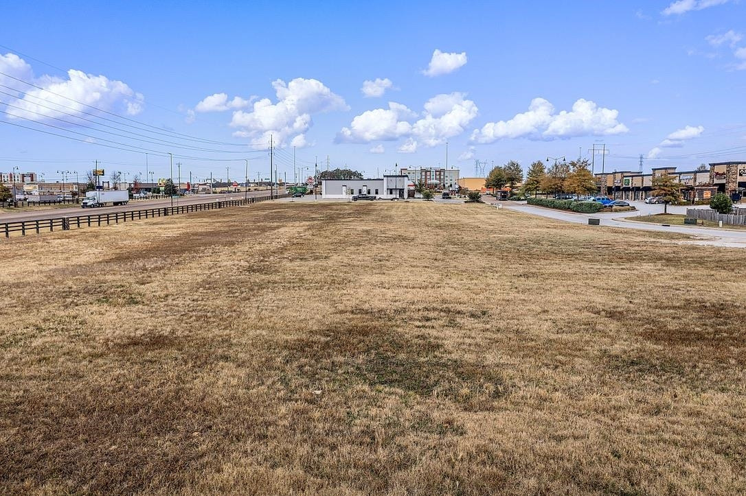 283 Parkstone Place Jackson, TN 38305 - Photo 16 of 16 a view of a lake