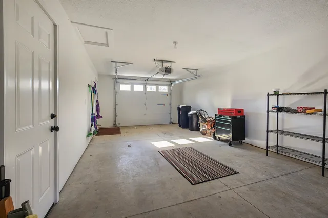 a view of livingroom with furniture