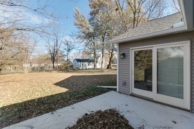 a view of a entrance gate of the house