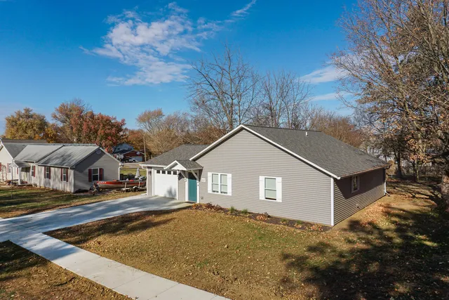 a house view with a outdoor space