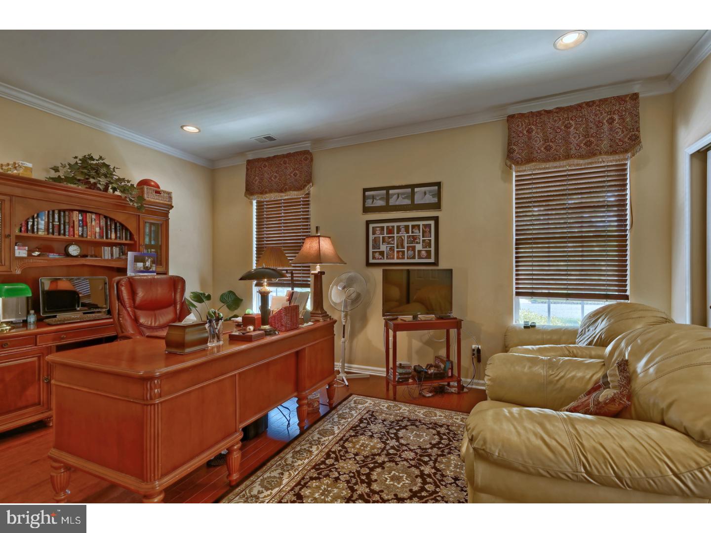 9 Shane Street Sicklerville, NJ 08081 - Photo 5 of 25 Gallery Image 5