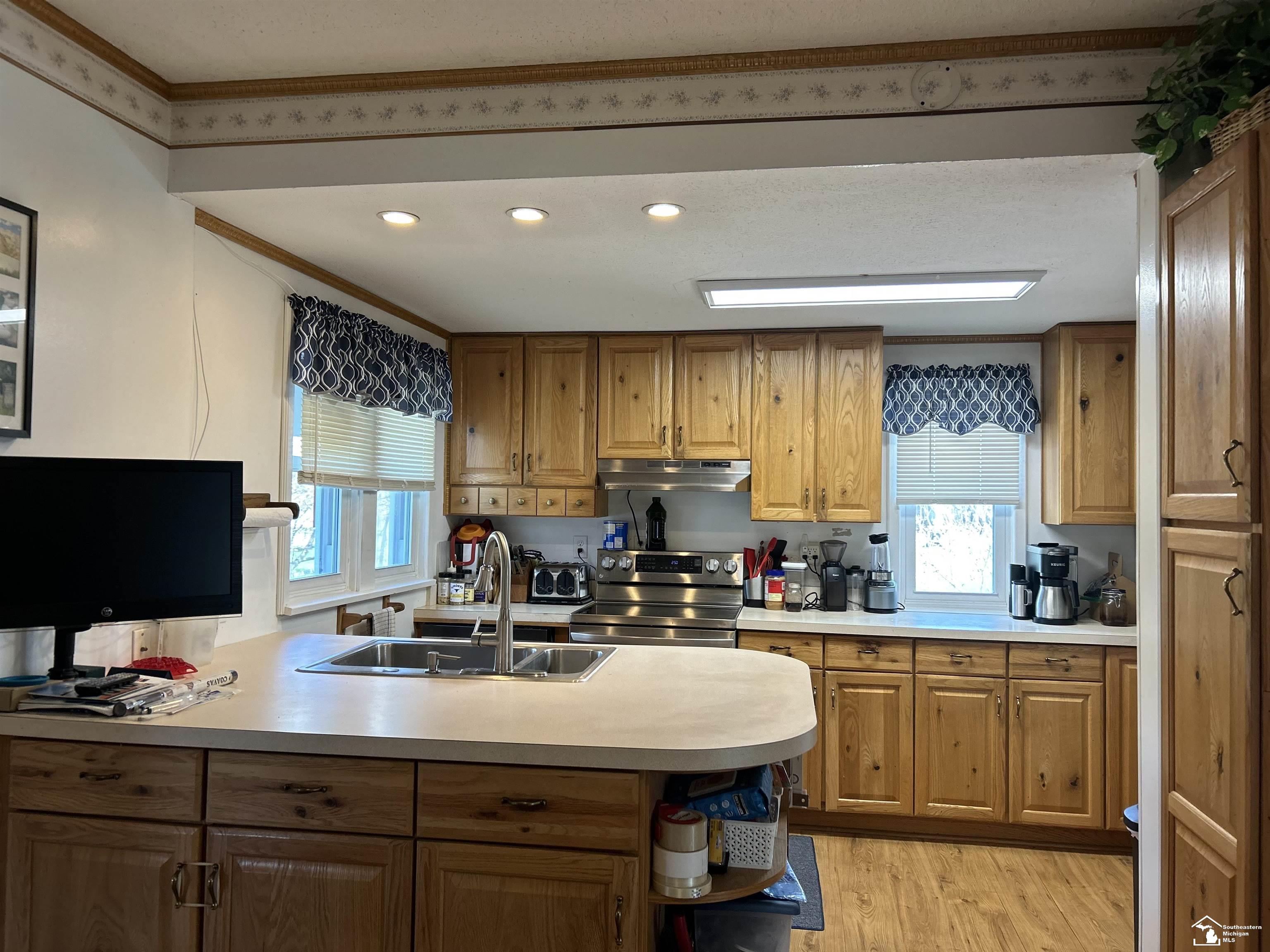 8256 Jackman Road Temperance, MI 48182 - Photo 15 of 23