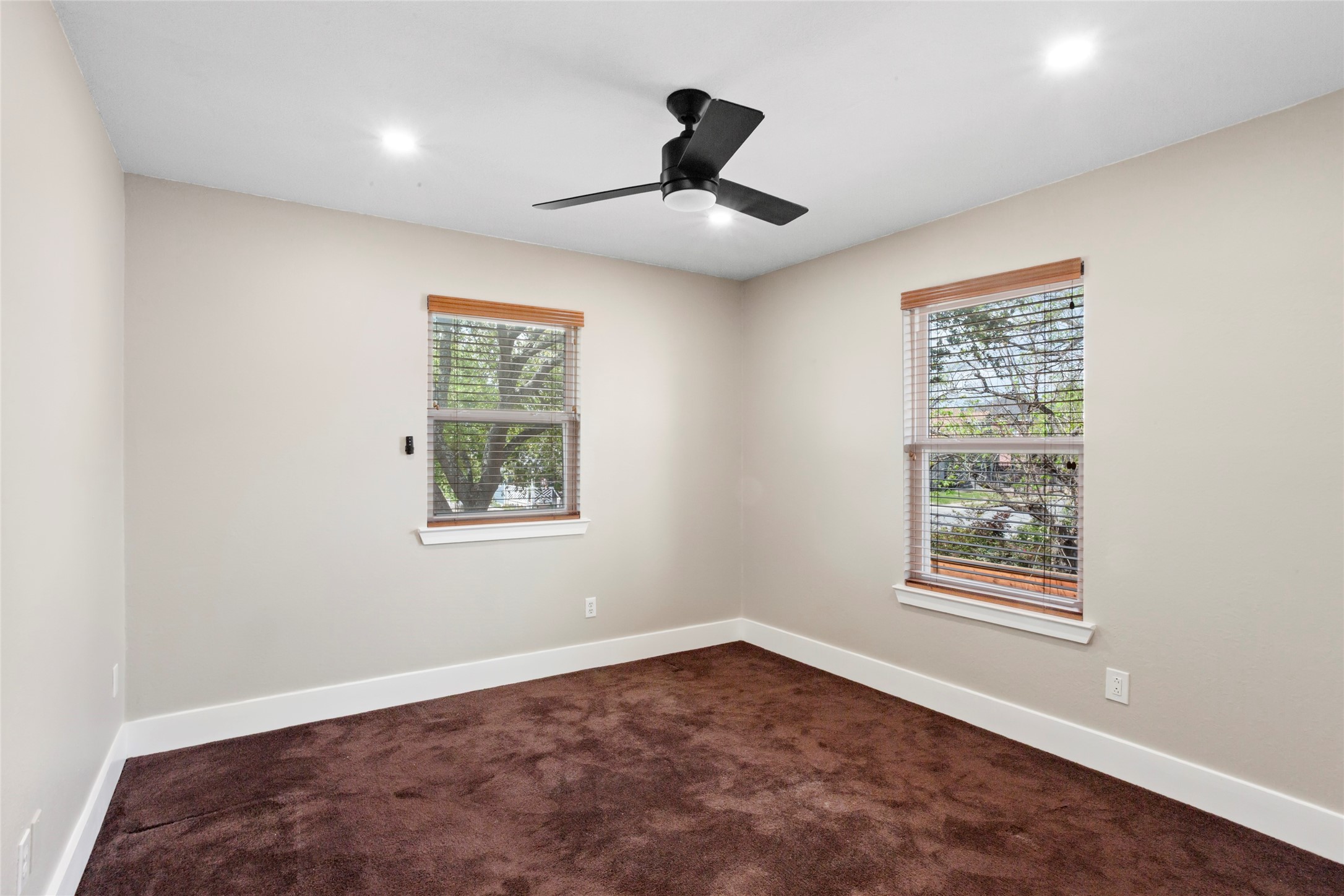 3105 Garrow Street Houston, TX 77003 - Photo 16 of 26 Additional upstairs bedroom that could also work well as a guest room, office, or hobby room.