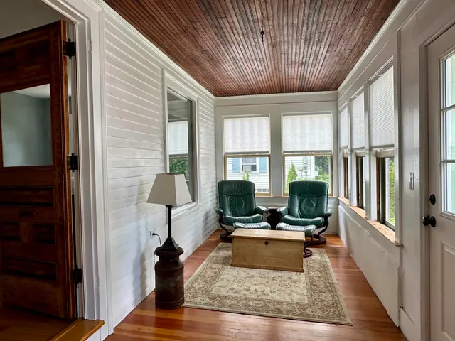 $2,300 | 20 Mitchell Place, Laconia, NH 03246