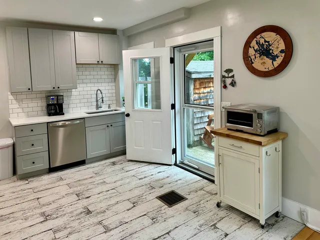 $2,300 | 20 Mitchell Place, Laconia, NH 03246