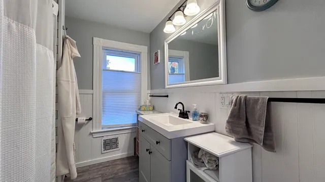 $2,300 | 20 Mitchell Place, Laconia, NH 03246