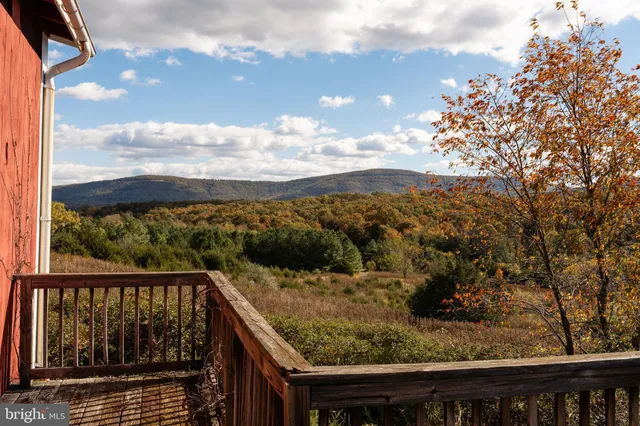 $999,000 | 461 Thunderbird Road, Bentonville, VA 22610