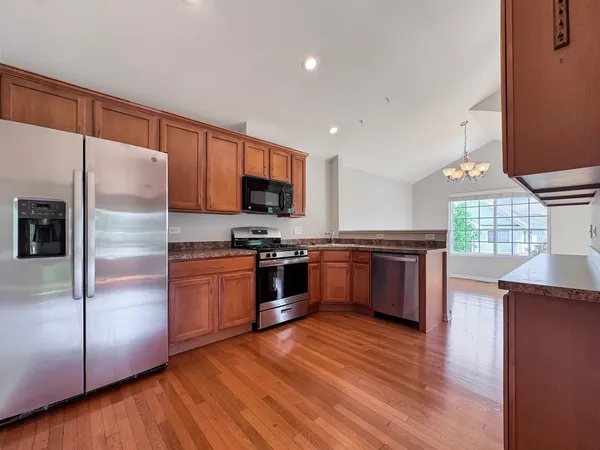 $305,900 | 3381 Cameron Drive, Elgin, IL 60124