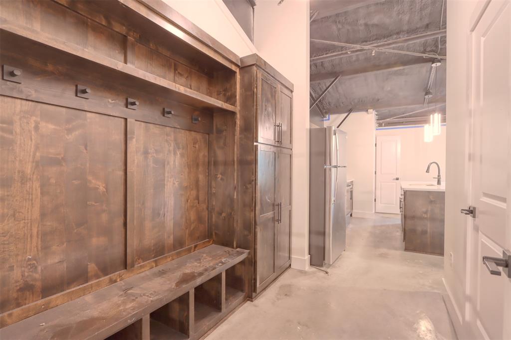 301 West Main Street Midlothian, TX 76065 - Photo 4 of 6 Mudroom with a sink and concrete flooring