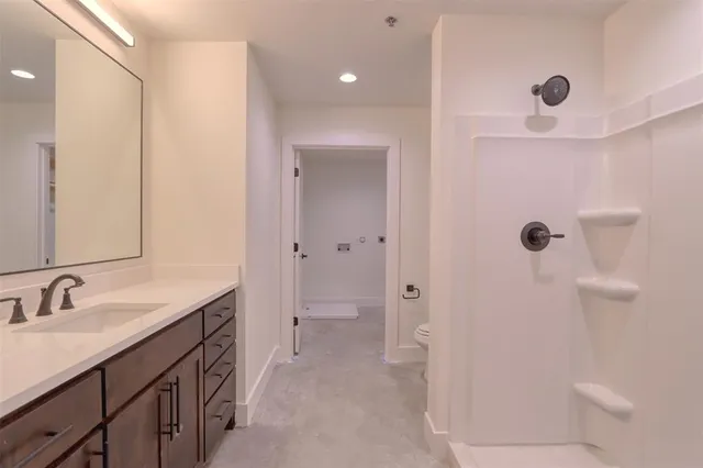 $650 | 301 West Main Street, Midlothian, TX 76065