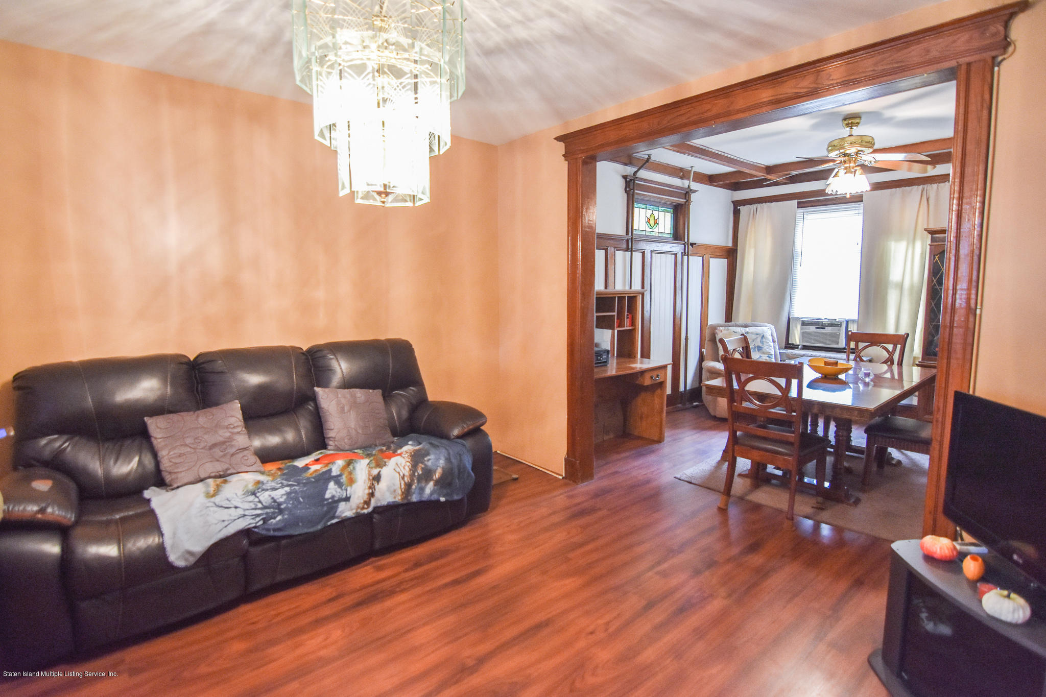 28 Fingerboard Road Staten Island, NY 10305 - Photo 5 of 25 Living Room