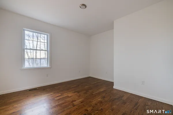 $2,500 | 340 Pleasantview Avenue, Bridgeport, CT 06606