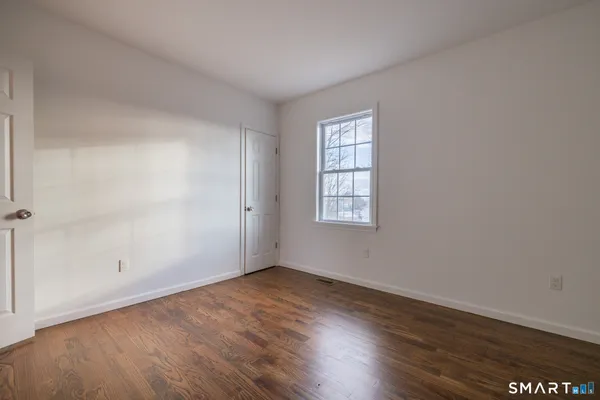 $2,500 | 340 Pleasantview Avenue, Bridgeport, CT 06606