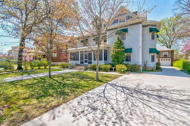 $249,900 | 702 South Spruce Street, Coffeyville, KS 67337