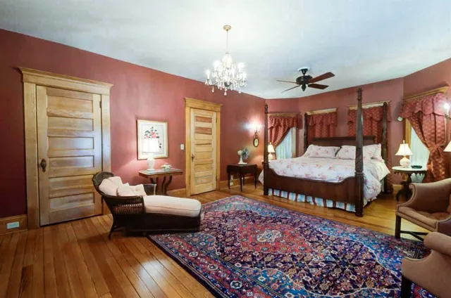 $249,900 | 702 South Spruce Street, Coffeyville, KS 67337