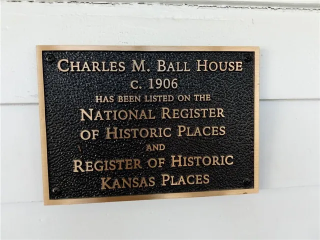 $249,900 | 702 South Spruce Street, Coffeyville, KS 67337