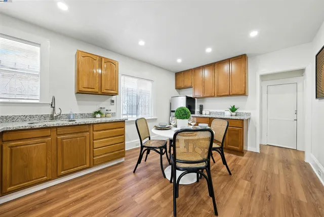 $799,999 | 2539-2541 Grande Vista Avenue, Oakland, CA 94601