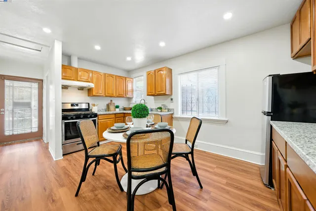 $799,999 | 2539-2541 Grande Vista Avenue, Oakland, CA 94601