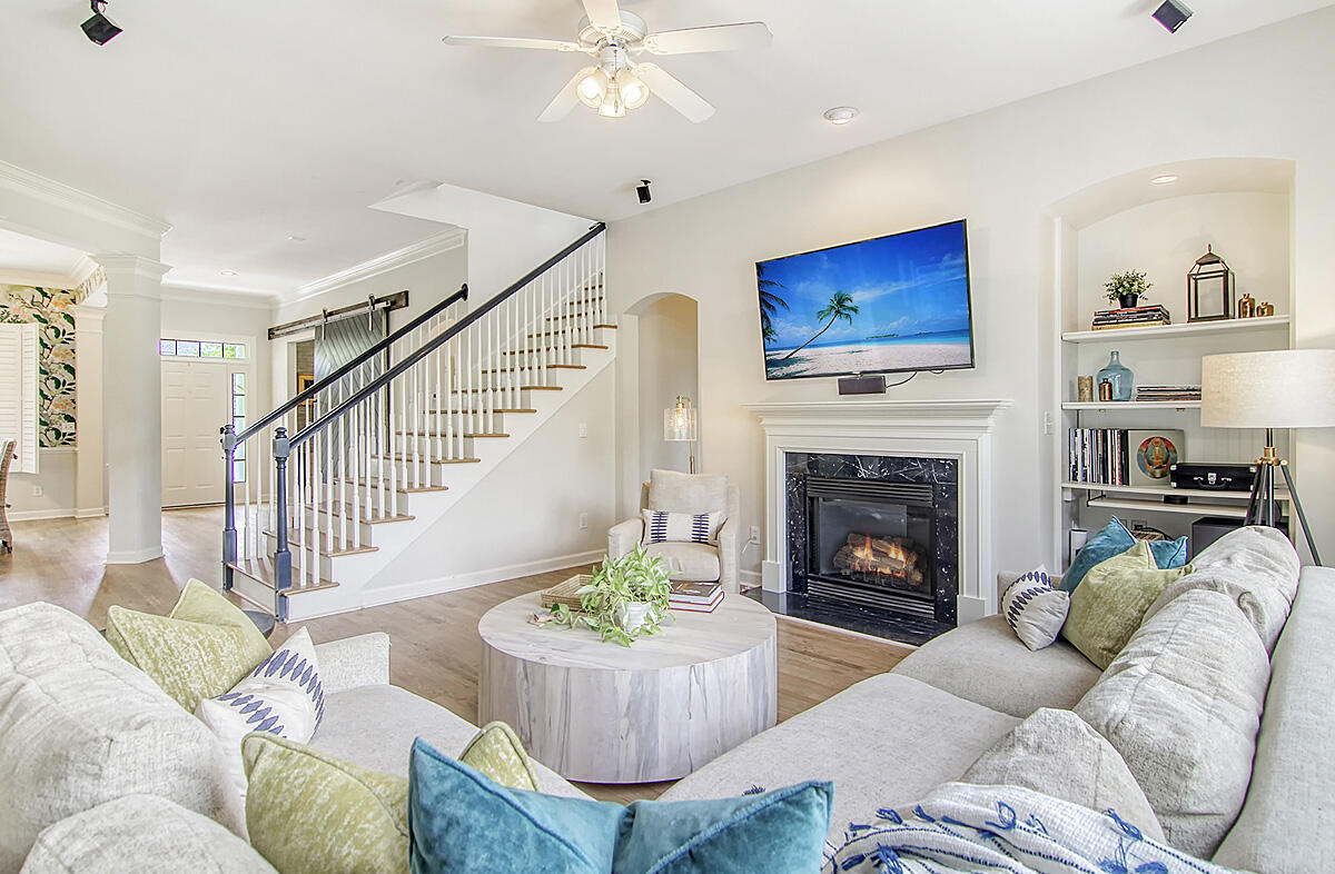 701 Netherton Court Charleston, SC 29492 - Photo 14 of 69 Open Living