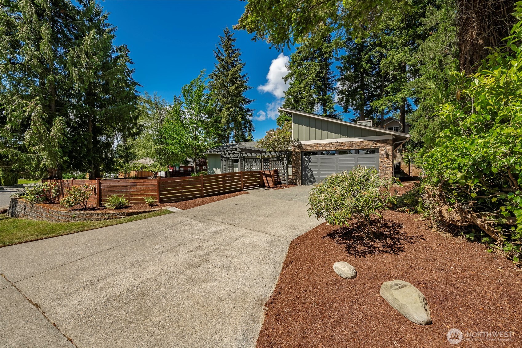 3701 Magrath Road Bellingham, WA 98226 - Photo 2 of 40
