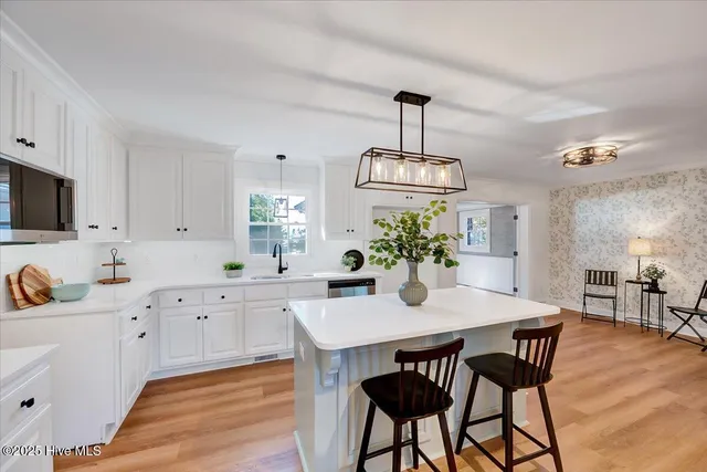 $300,000 | 1915 Delwood Drive West, Wilson, NC 27893