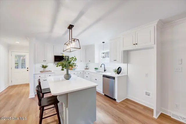 $300,000 | 1915 Delwood Drive West, Wilson, NC 27893