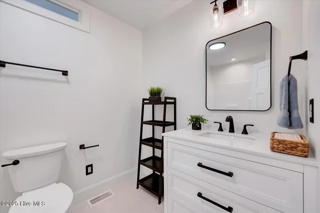 $300,000 | 1915 Delwood Drive West, Wilson, NC 27893