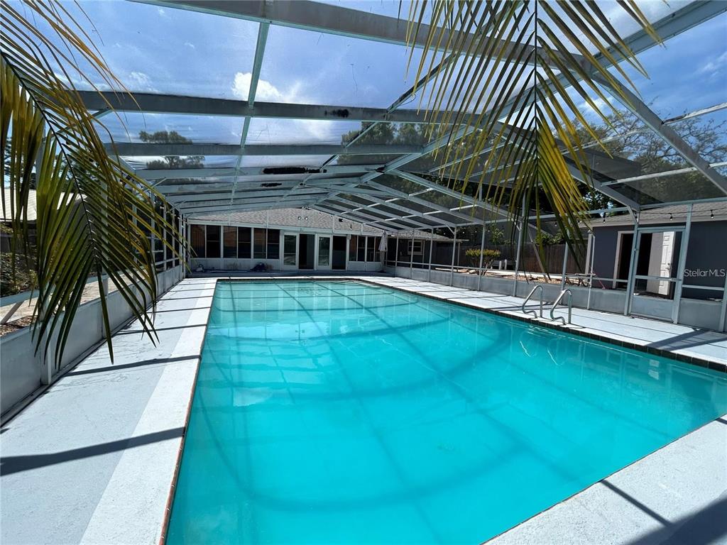 321 Ridgewood Street Altamonte Springs, FL 32701 - Photo 38 of 50 a view of a backyard with sitting area