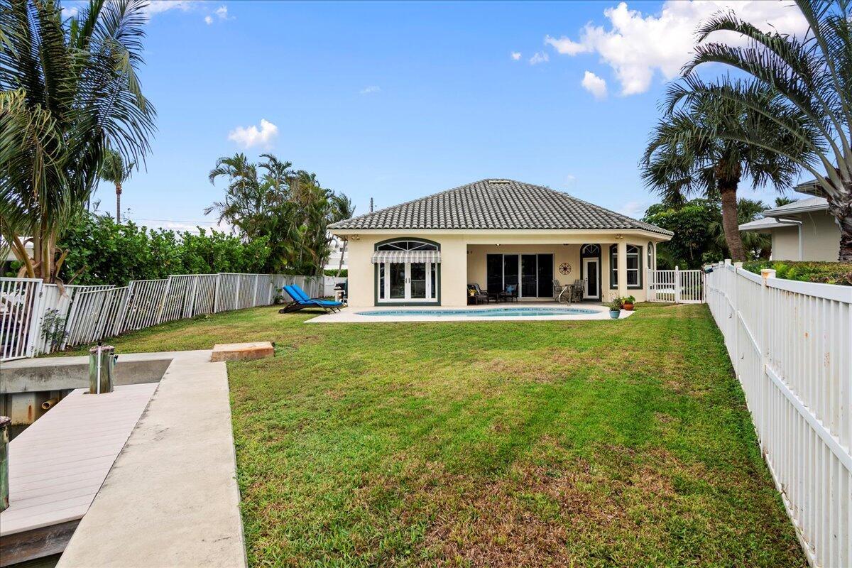 72 Waterway Road Jupiter, FL 33469 - Photo 33 of 57 Back yard