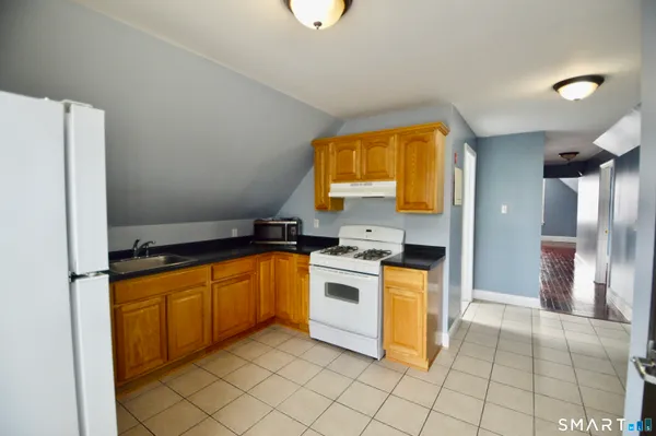 $1,400 | 32 Boston Terrace, Bridgeport, CT 06610