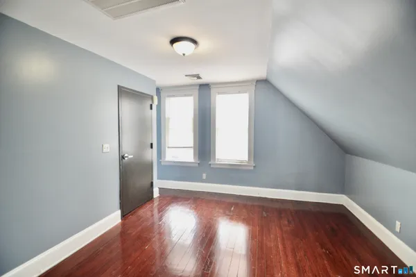 $1,400 | 32 Boston Terrace, Bridgeport, CT 06610