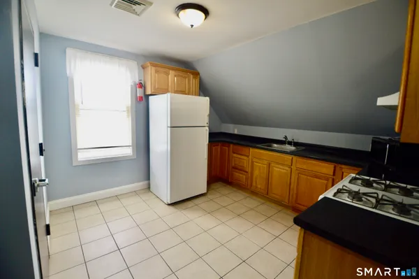 $1,400 | 32 Boston Terrace, Bridgeport, CT 06610