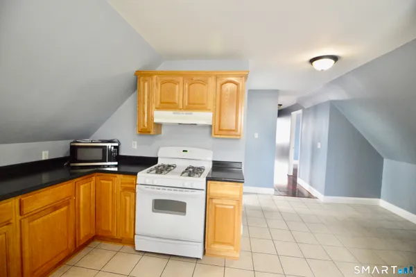 $1,400 | 32 Boston Terrace, Bridgeport, CT 06610