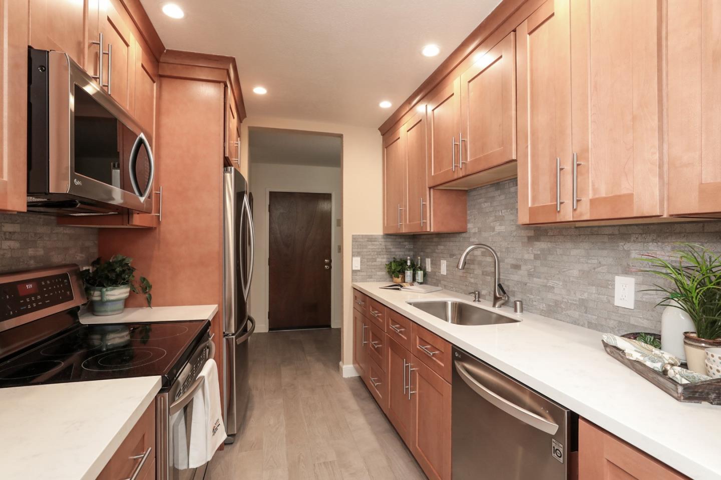 2000 Rock Street, Unit 7 Mountain View, CA 94043 - Photo 12 of 31