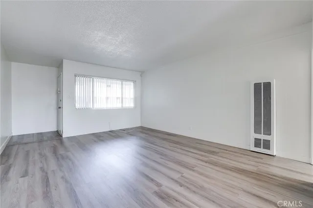 $1,995 | 3430 Elm Avenue, Unit 10, Long Beach, CA 90807