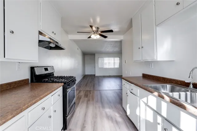 $1,995 | 3430 Elm Avenue, Unit 10, Long Beach, CA 90807