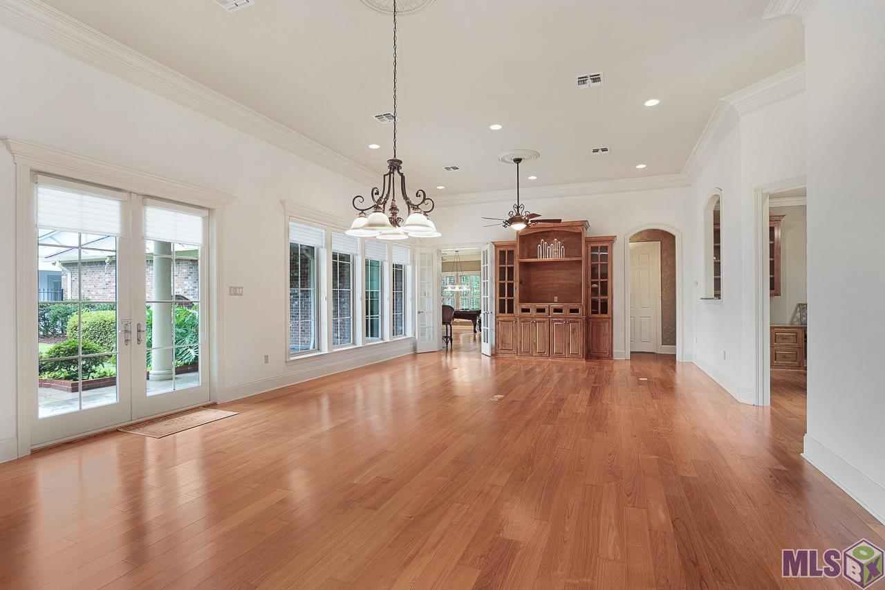 4405 Bluebonnet Road Baton Rouge, LA 70809 - Photo 3 of 48