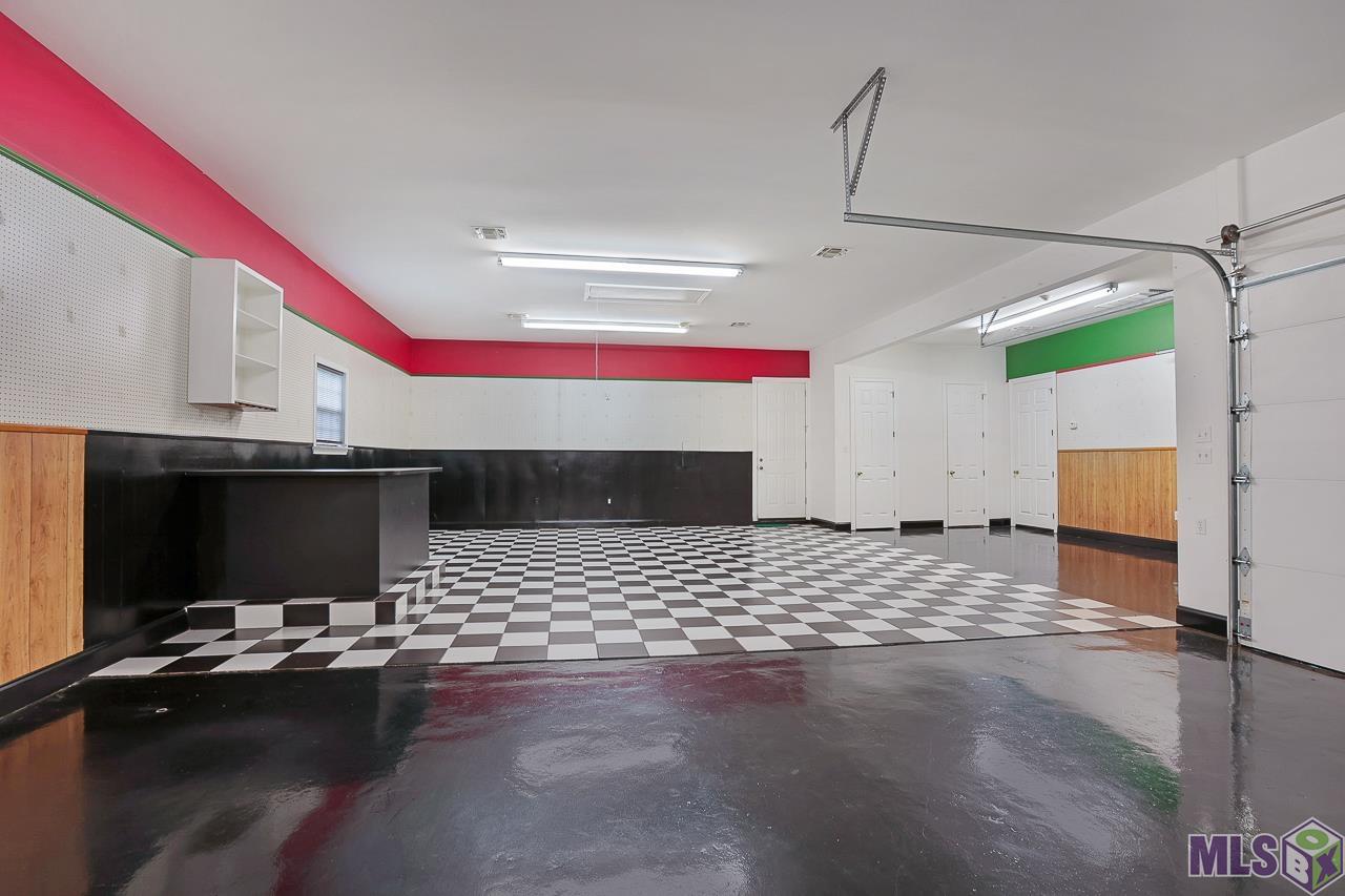 4405 Bluebonnet Road Baton Rouge, LA 70809 - Photo 33 of 48 Workshop bar area