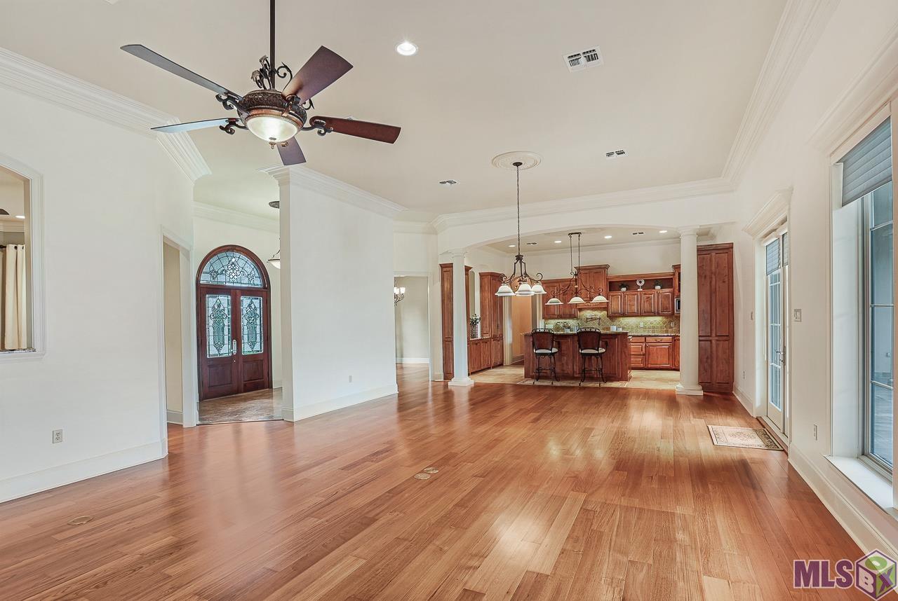 4405 Bluebonnet Road Baton Rouge, LA 70809 - Photo 4 of 48